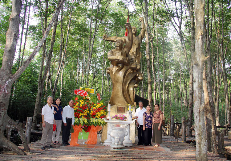 TOUR NGOẠI KHÓA CẦN GIỜ 1 NGÀY | RỪNG SÁC – ĐẢO KHỈ – LĂNG ÔNG THỦY TƯỚNG-5