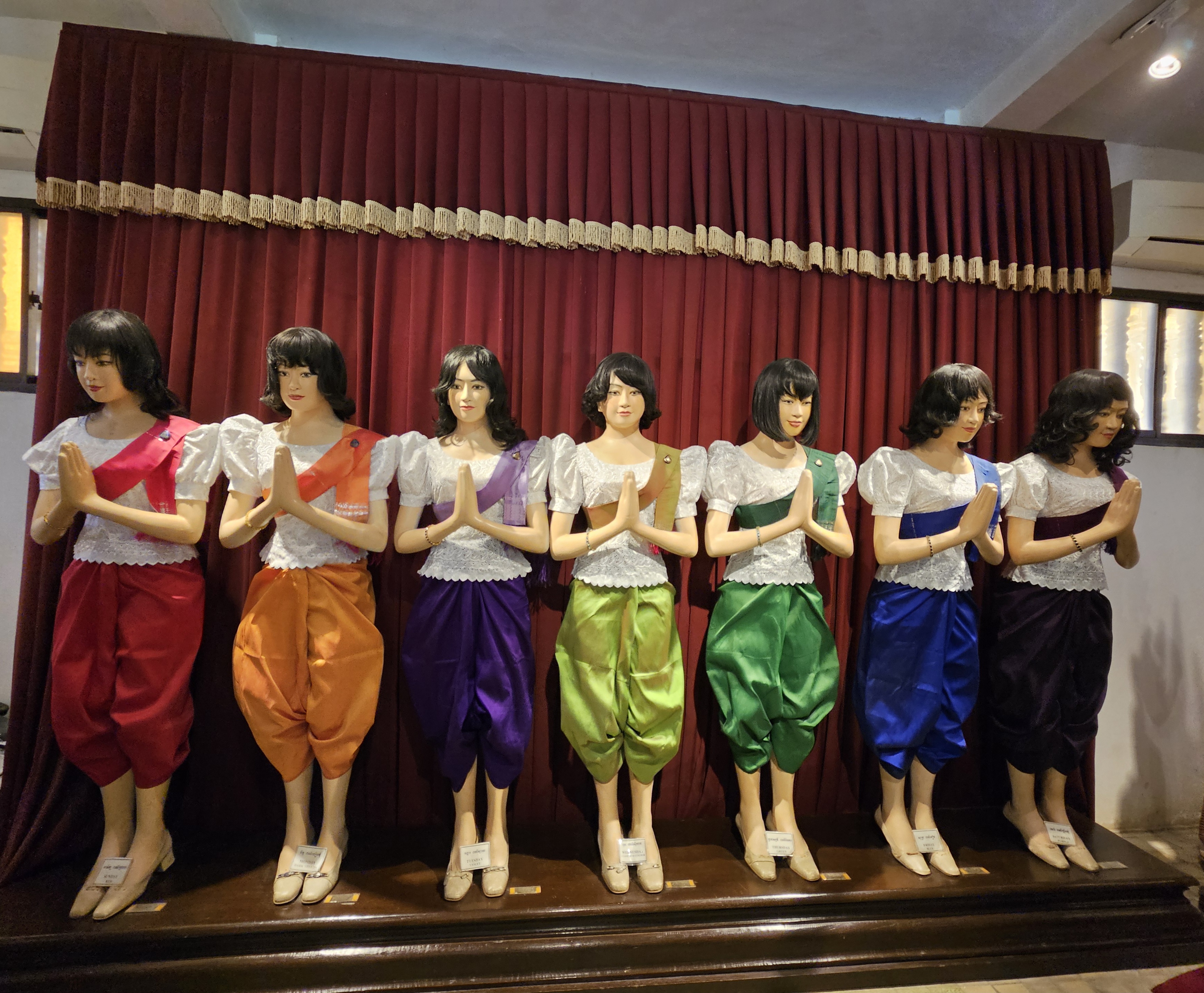 Xứ Sở Chùa Tháp "CAMPUCHIA" SIEM REAP - PHNOM PENH-2